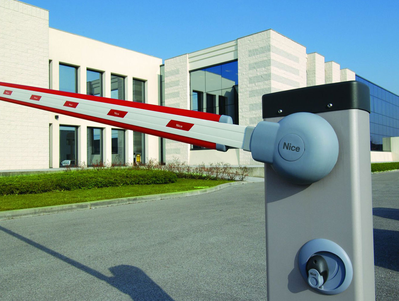 NICE Barrières Armées