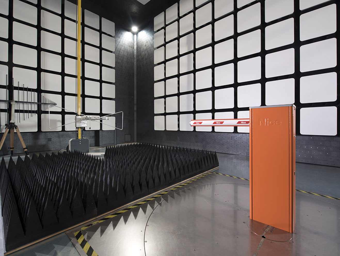 NICE Barrières Armées